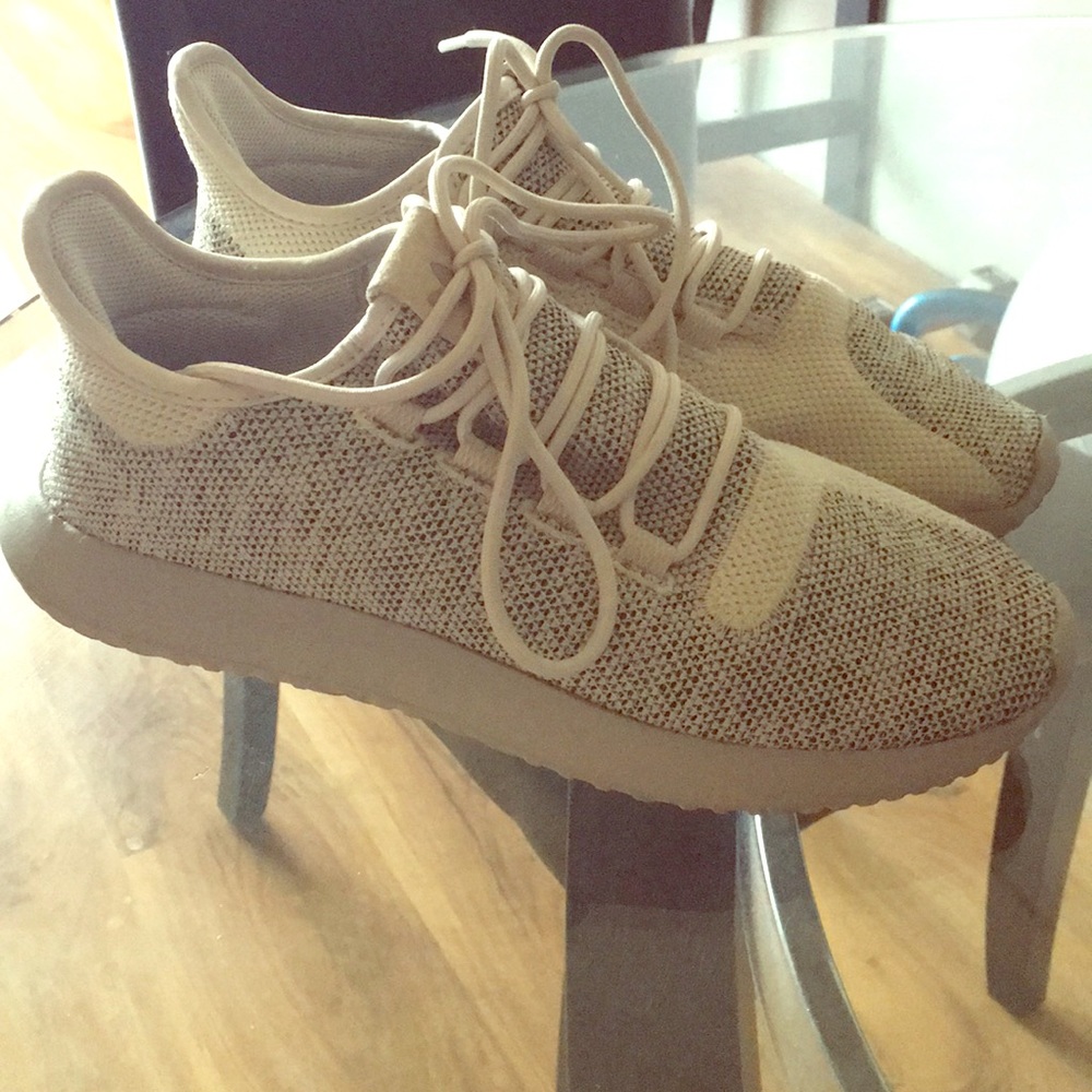 Tubular shadow shoes